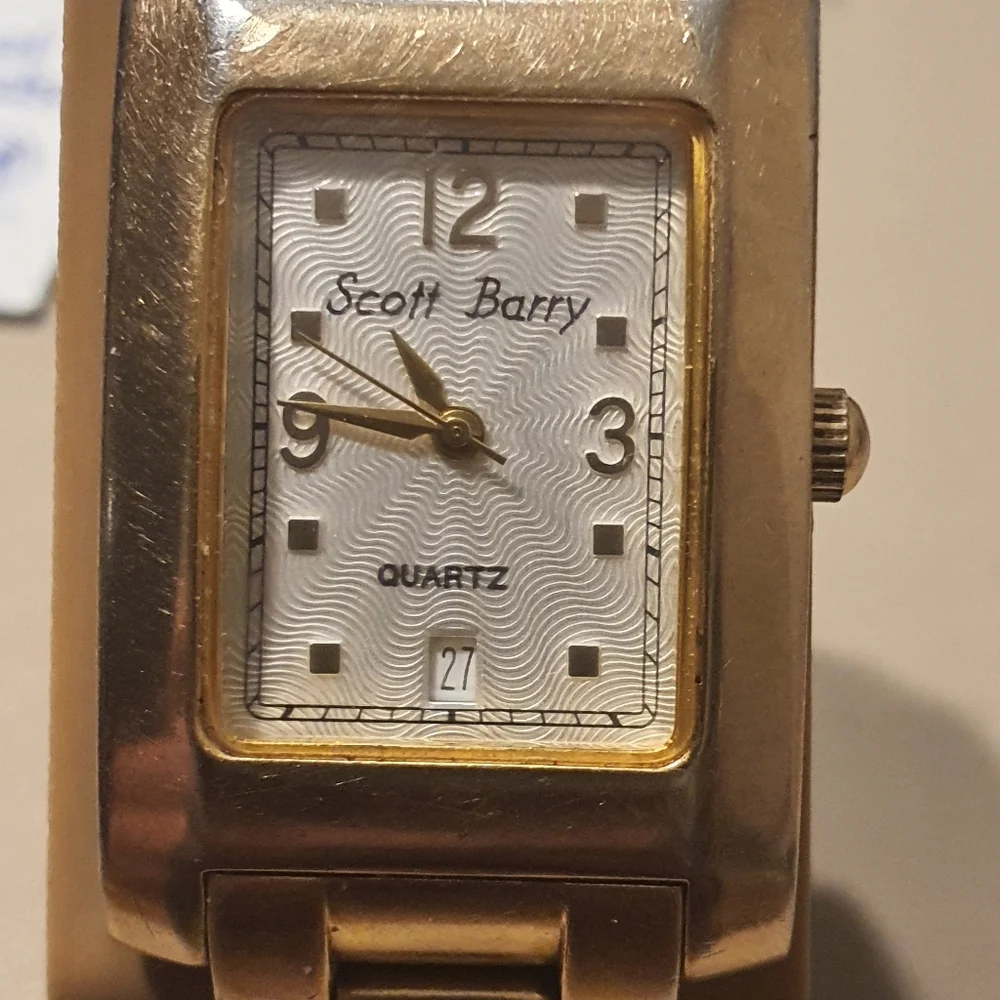 10/$20 Scott Barry Goldtone/White Stainless Steel Men's Tank Watch w/Date